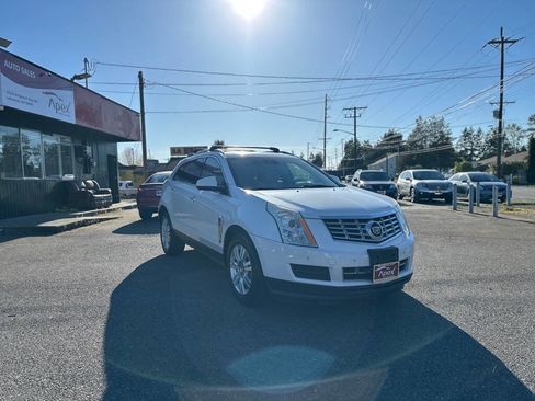 Used 2015 Cadillac SRX Luxury w/ Trailering Package AWD/4WD image 4