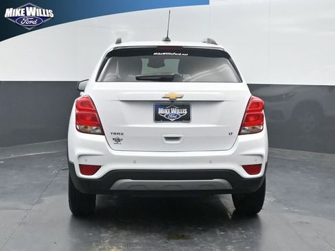 Used 2020 Chevrolet Trax LT w/ Driver Confidence Package FWD image 6