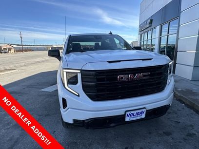 New 2026 GMC Sierra 1500 Pro w/ Graphite Edition