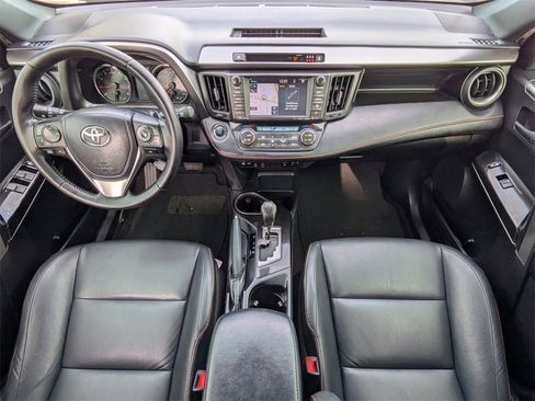Used 2017 Toyota RAV4 SE image 16