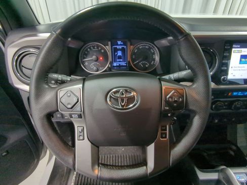 Used 2021 Toyota Tacoma Limited image 34