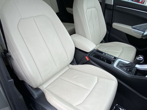 Used 2021 Audi Q3 2.0T Premium w/ Convenience Package AWD/4WD image 11