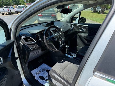 Used 2015 Buick Encore FWD image 7