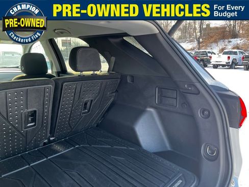 Used 2022 Chevrolet Equinox LT w/ Driver Convenience Package image 13