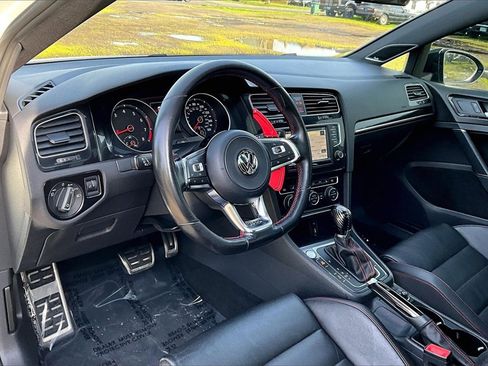 Used 2017 Volkswagen GTI Autobahn image 19