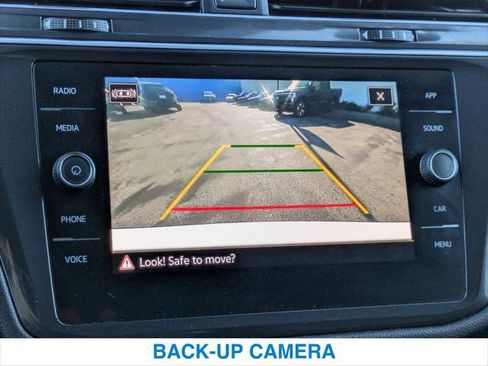 Used 2022 Volkswagen Tiguan SE R-Line image 18