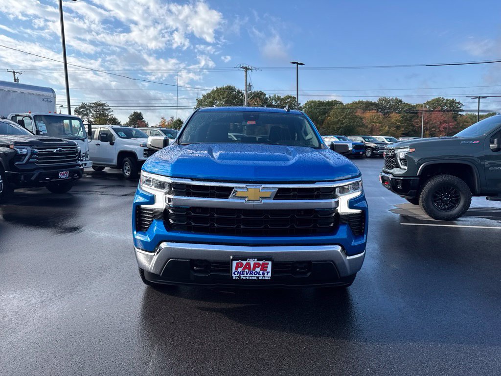 Used 2023 Chevrolet Silverado 1500 LT AWD/4WD image 10