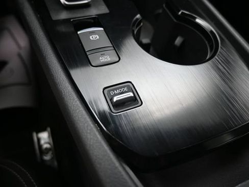 Used 2026 Nissan Rogue SV FWD image 33