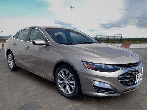 Used 2022 Chevrolet Malibu LT FWD image 2