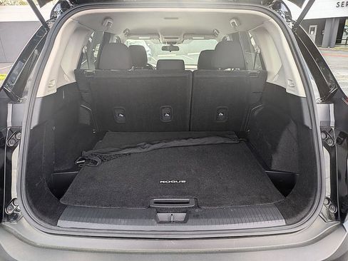 Used 2023 Nissan Rogue S image 28