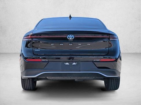 Used 2023 Toyota Crown XLE image 6