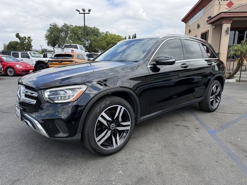 Used 2021 Mercedes-Benz GLC 300 4MATIC w/ Premium Package image 1