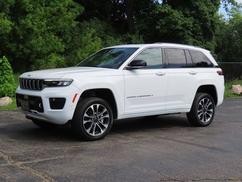 Certified 2023 Jeep Grand Cherokee Overland w/ Adv Protech Group III AWD/4WD image 24