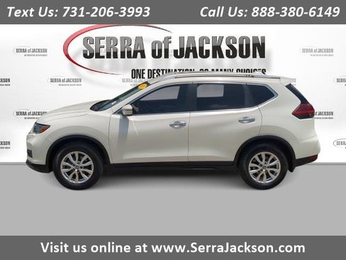 Used 2020 Nissan Rogue SV FWD image 1