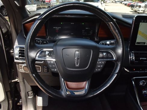 Used 2021 Lincoln Navigator Reserve w/ Luxury Package AWD/4WD image 23