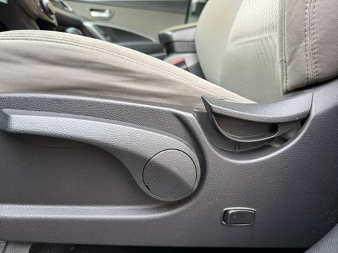 Used 2016 Hyundai Santa Fe Sport image 14