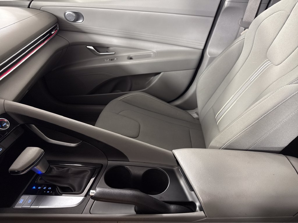 Certified 2024 Hyundai Elantra SEL FWD image 24