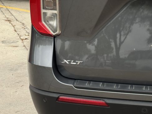 Used 2023 Ford Explorer XLT w/ Equipment Group 202A image 7