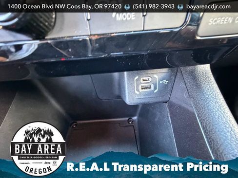 Used 2024 Jeep Compass Latitude AWD/4WD image 18