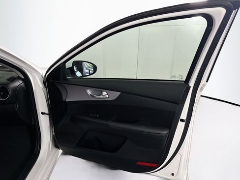Used 2024 Kia Forte LXS w/ LXS Technology Package FWD image 30
