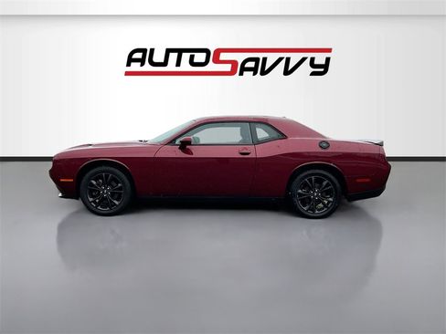 Used 2020 Dodge Challenger SXT w/ Blacktop Package image 4