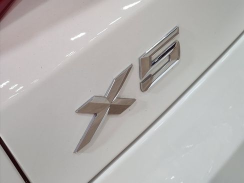 Used 2023 BMW X5 xDrive40i w/ Executive Package image 25