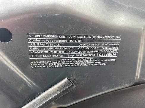 Used 2025 Nissan Rogue SV image 28