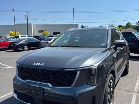 Used 2024 Kia Sorento S FWD image 1