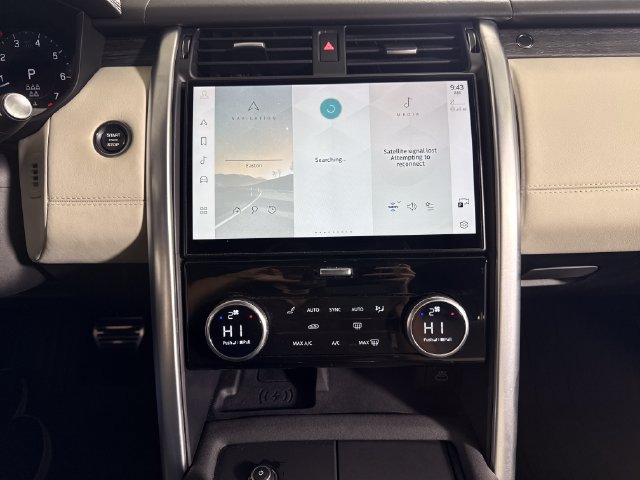 Used 2023 Land Rover Discovery Metropolitan Edition AWD/4WD image 31