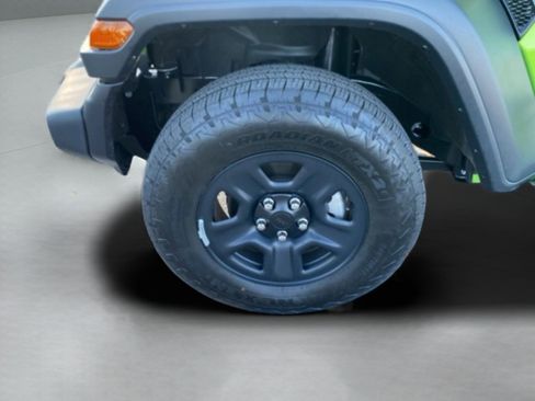 Used 2025 Jeep Wrangler Sport image 36