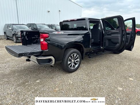 Used 2025 Chevrolet Silverado 1500 LT AWD/4WD image 33