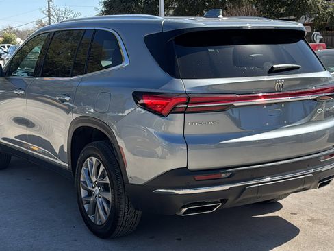 Used 2025 Buick Enclave Preferred w/ Super Cruise Package image 5