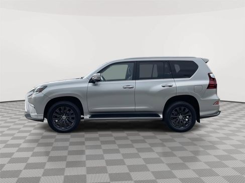 Used 2022 Lexus GX 460 Premium w/ Accessory Package AWD/4WD image 2