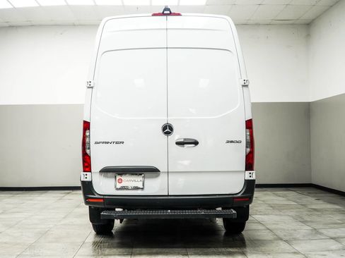 Used 2022 Mercedes-Benz Sprinter 2500 image 11