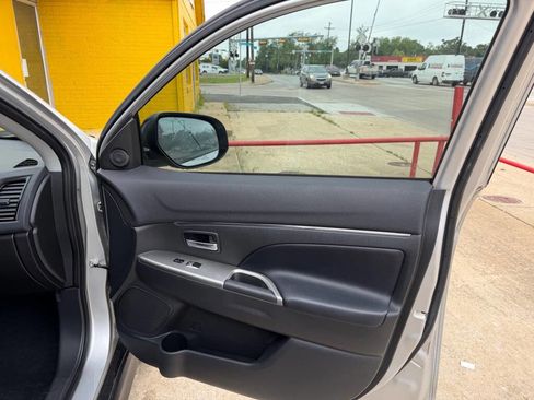 Used 2022 Mitsubishi Outlander Sport SE FWD image 16