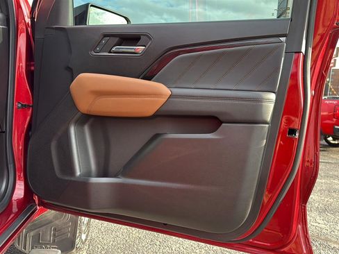 Used 2024 GMC Canyon AT4 w/ Canyon Safety Plus Package image 16