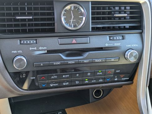 Used 2019 Lexus RX 450h AWD image 25