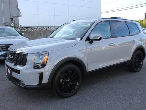 Used 2022 Kia Telluride SX w/ SX Prestige Package AWD/4WD image 2
