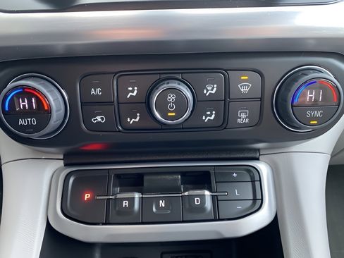 Used 2023 GMC Acadia SLT w/ Preferred Package image 25