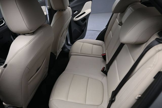 Used 2019 Buick Encore Essence FWD image 15