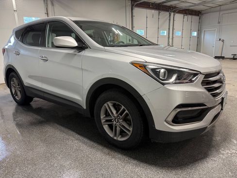 Used 2017 Hyundai Santa Fe Sport AWD/4WD image 2