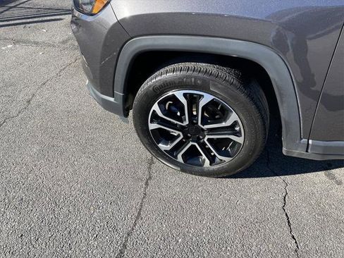 Certified 2022 Jeep Compass Limited w/ Sun and Sound Group image 9