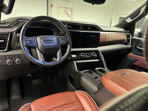 Used 2025 GMC Sierra 2500 Denali Ultimate image 31
