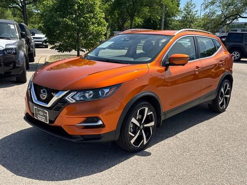 Used 2020 Nissan Rogue Sport SL AWD/4WD image 1