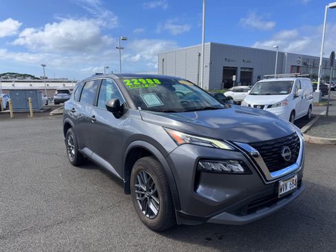 Used 2023 Nissan Rogue S image 2