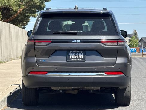 Used 2023 Jeep Grand Cherokee 4WD 4xe image 5