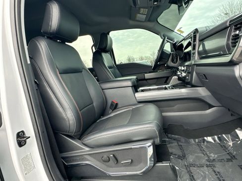 Used 2024 Ford F250 Lariat w/ Black Appearance Package image 35