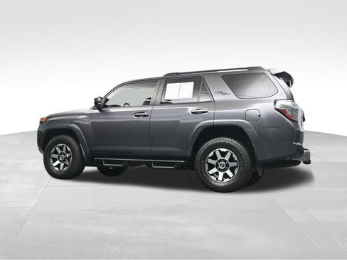 Used 2022 Toyota 4Runner TRD Off-Road AWD/4WD image 28