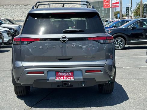 New 2026 Nissan Pathfinder Platinum AWD/4WD image 6