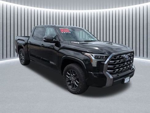 Used 2022 Toyota Tundra Platinum w/ Advanced Package AWD/4WD image 2